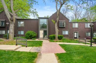 150 Carberry Hill Court D, Kalamazoo Twp, MI 49006