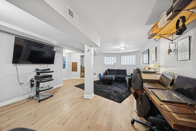 4003 W Adams Street, Chicago, IL 60624