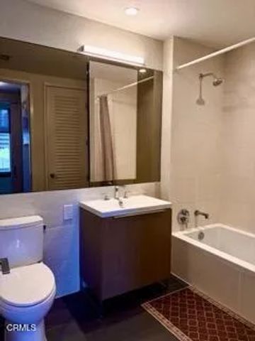 889 Francisco Street 2207, Los Angeles, CA 90017