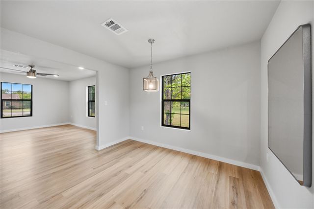 700 Rice ST, Rockdale, TX 76567