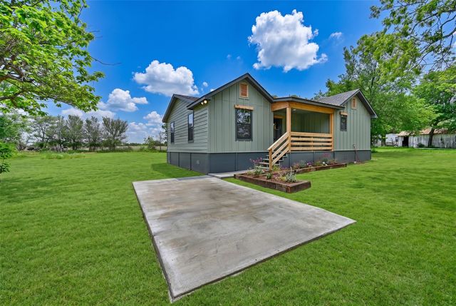 700 Rice ST, Rockdale, TX 76567