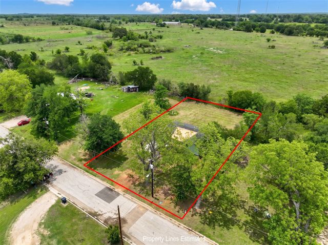 700 Rice ST, Rockdale, TX 76567