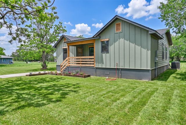 700 Rice ST, Rockdale, TX 76567