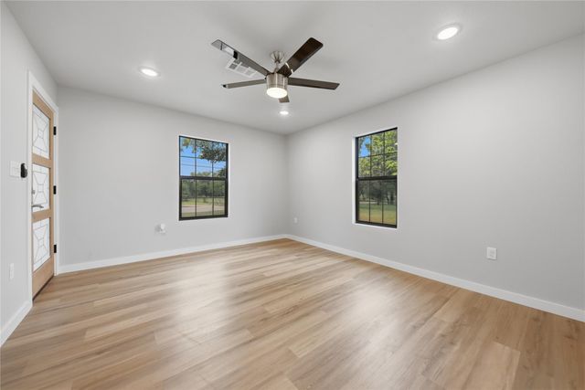 700 Rice ST, Rockdale, TX 76567