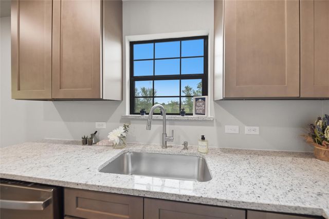 700 Rice ST, Rockdale, TX 76567