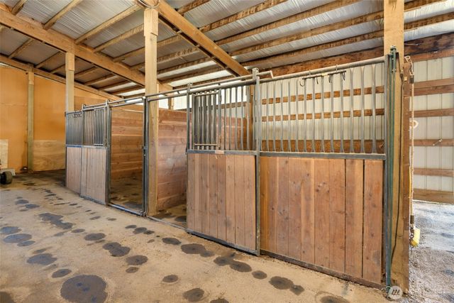 453 Coma Road, Vader, WA 98593