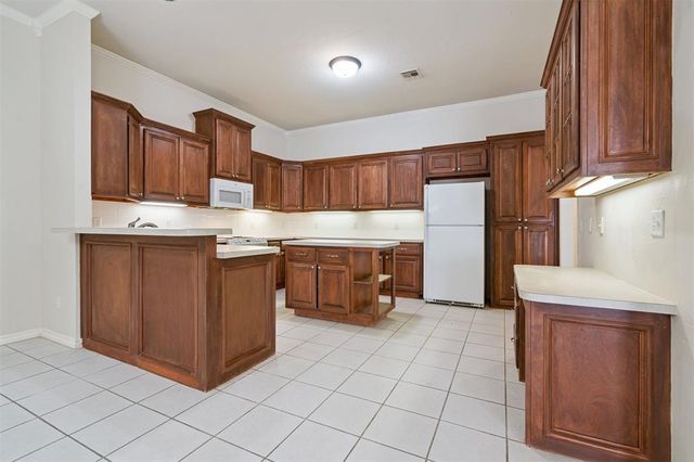 25 Red Admiral Way, Edmond, OK 73013