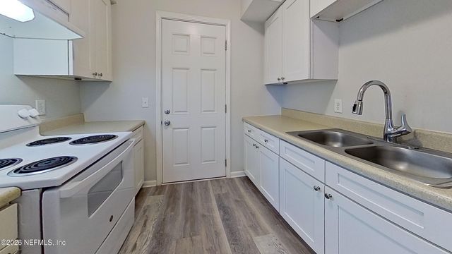 2216 SPRING PARK Road 11, Jacksonville, FL 32207