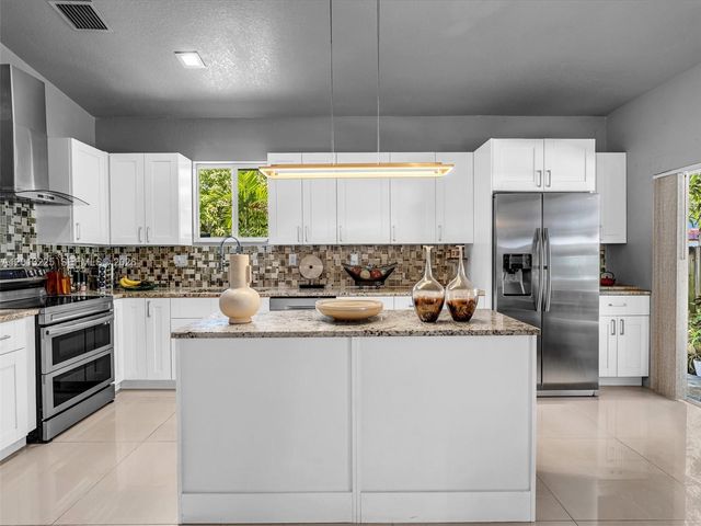 8510 SW 208th Ln, Cutler Bay, FL 33189