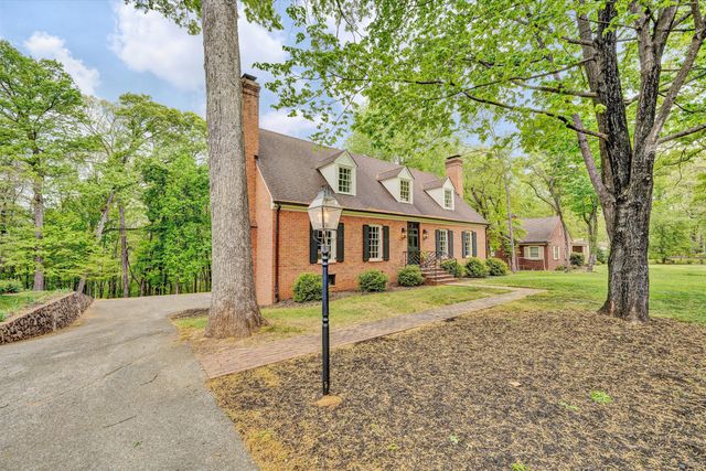 3925 Winding Way RD, Roanoke, VA 24015