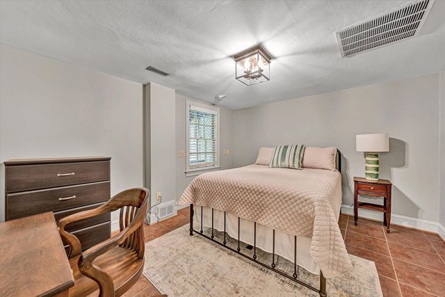 3925 Winding Way RD, Roanoke, VA 24015