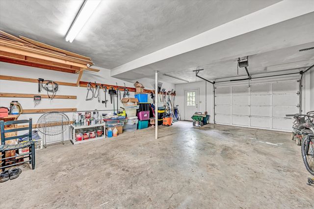 3925 Winding Way RD, Roanoke, VA 24015