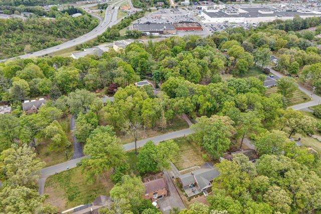 3925 Winding Way RD, Roanoke, VA 24015
