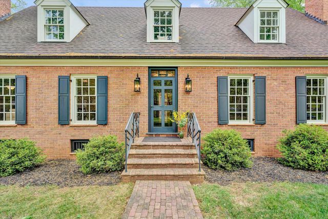 3925 Winding Way RD, Roanoke, VA 24015