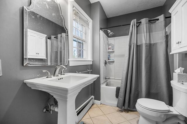 20 Emerson St, Rockland, MA 02370