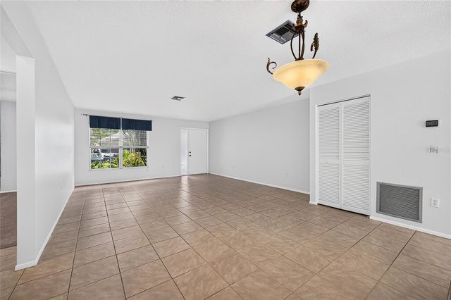4206 OAKHURST CIRCLE E 3075, Sarasota, FL 34233