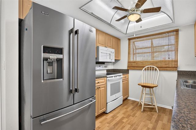 4206 OAKHURST CIRCLE E 3075, Sarasota, FL 34233