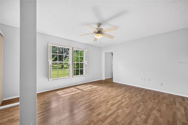 4206 OAKHURST CIRCLE E 3075, Sarasota, FL 34233