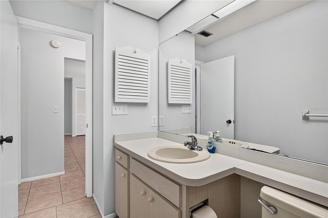 4206 OAKHURST CIRCLE E 3075, Sarasota, FL 34233