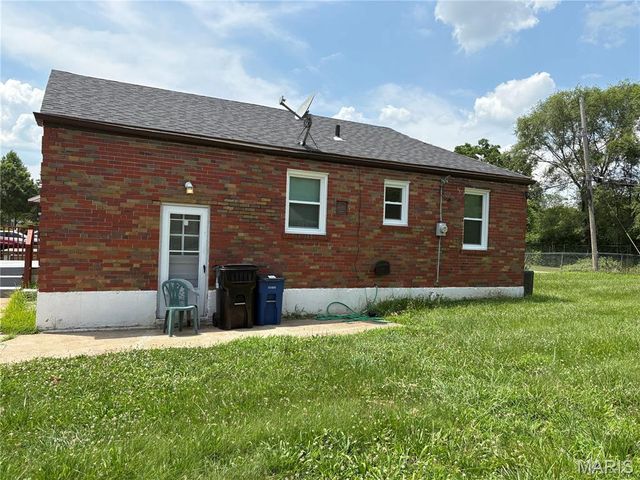 8301 Archer Avenue, University City, MO 63132