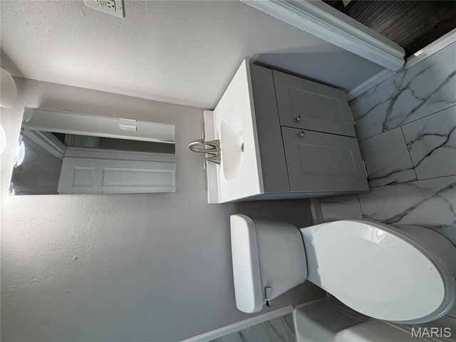 8301 Archer Avenue, University City, MO 63132