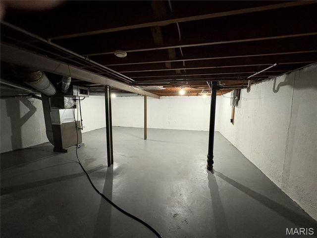 8301 Archer Avenue, University City, MO 63132