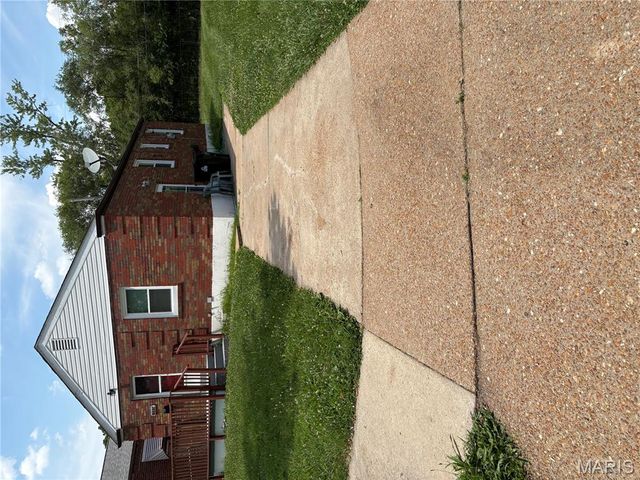 8301 Archer Avenue, University City, MO 63132
