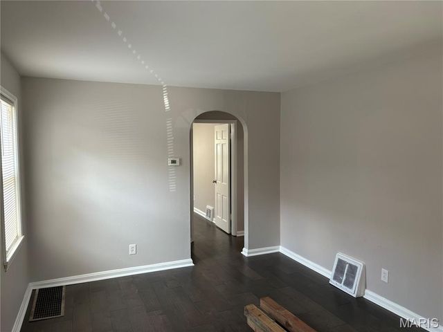 8301 Archer Avenue, University City, MO 63132