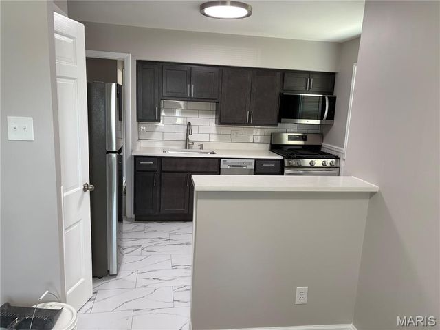 8301 Archer Avenue, University City, MO 63132