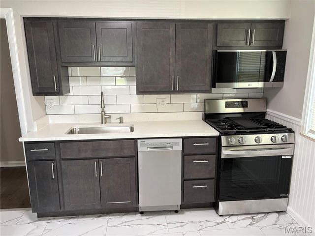 8301 Archer Avenue, University City, MO 63132
