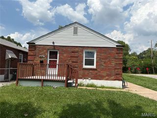 8301 Archer Avenue, University City, MO 63132