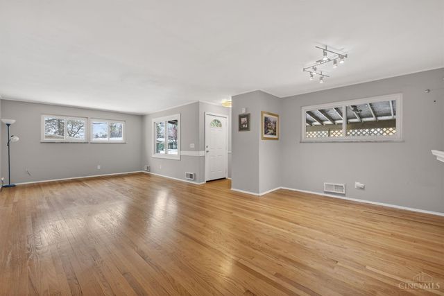 8965 Fontainebleau Terrace, Springfield Twp., OH 45231