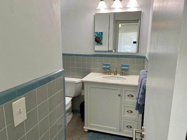 1528 NE 32nd Street 1, Oakland Park, FL 33334