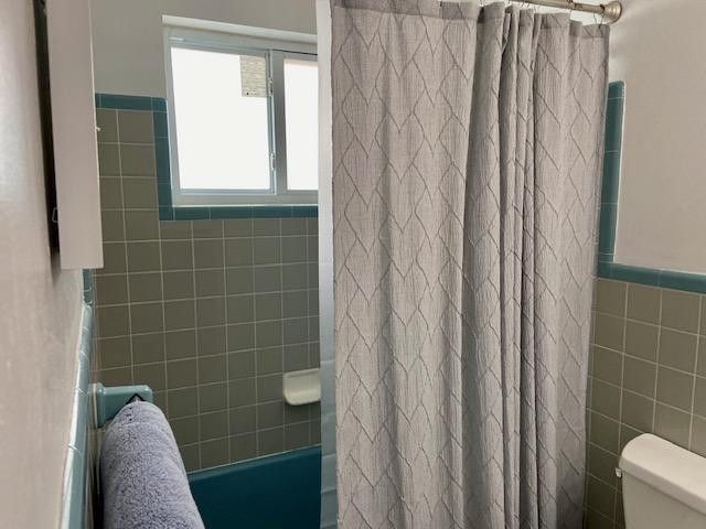1528 NE 32nd Street 1, Oakland Park, FL 33334