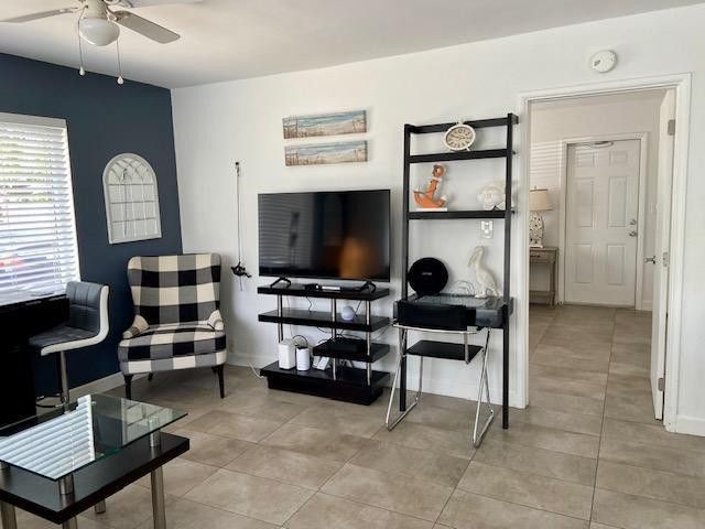 1528 NE 32nd Street 1, Oakland Park, FL 33334