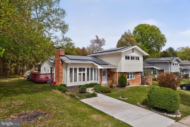 2000 MCAULIFFE DR, Rockville, MD 20851