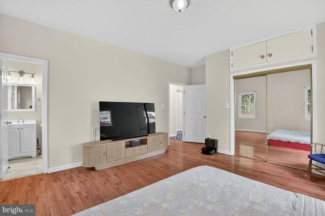 2000 MCAULIFFE DR, Rockville, MD 20851