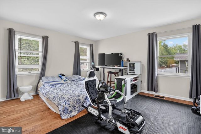 2000 MCAULIFFE DR, Rockville, MD 20851
