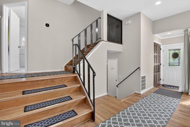 2000 MCAULIFFE DR, Rockville, MD 20851