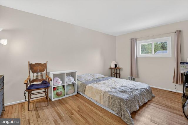 2000 MCAULIFFE DR, Rockville, MD 20851