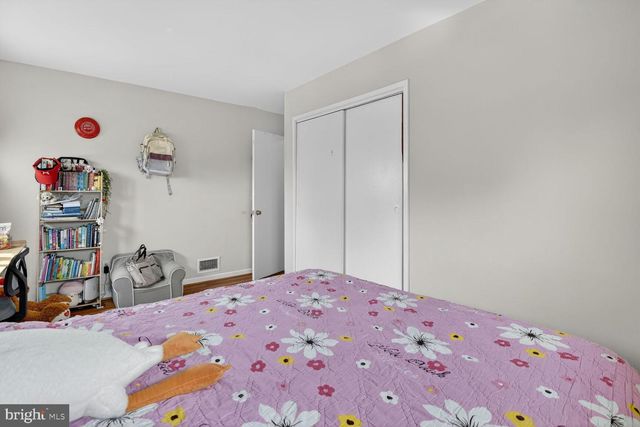 2000 MCAULIFFE DR, Rockville, MD 20851