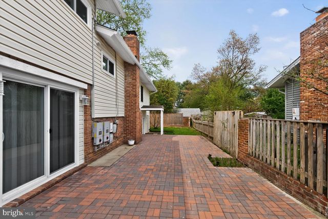 2000 MCAULIFFE DR, Rockville, MD 20851