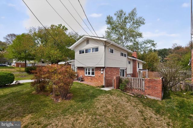 2000 MCAULIFFE DR, Rockville, MD 20851