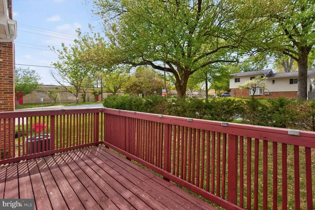 2000 MCAULIFFE DR, Rockville, MD 20851