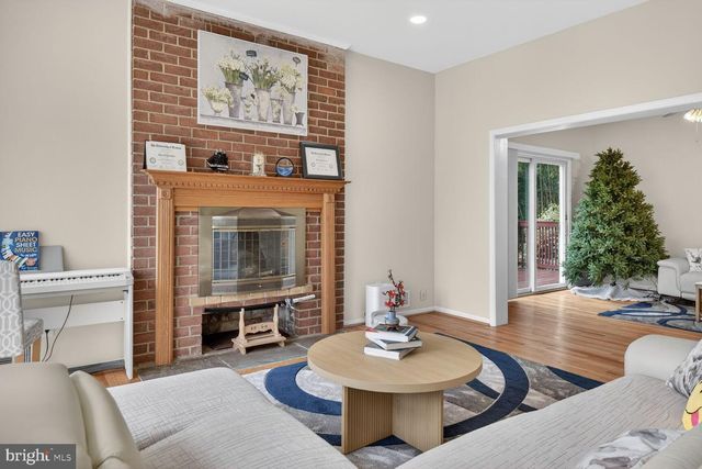 2000 MCAULIFFE DR, Rockville, MD 20851