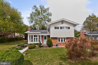 2000 MCAULIFFE DR, Rockville, MD 20851