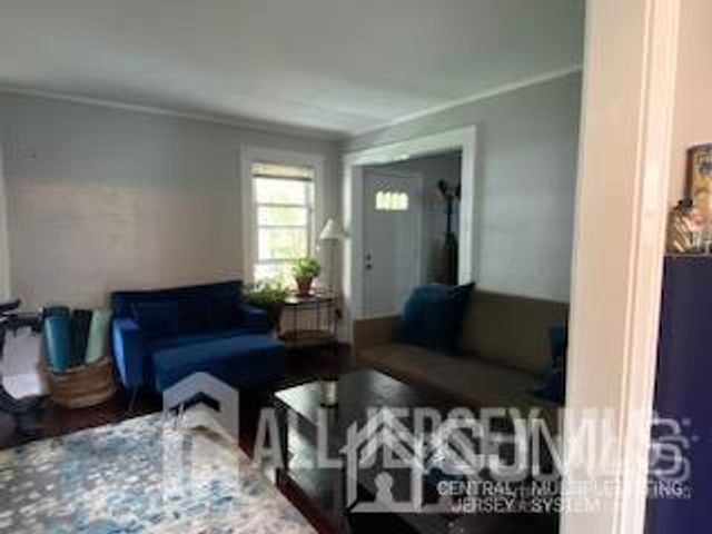 29 Plainfield Avenue, Metuchen, NJ 08840