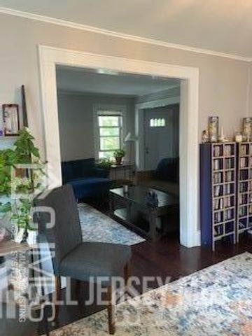29 Plainfield Avenue, Metuchen, NJ 08840