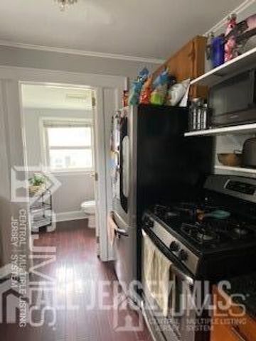 29 Plainfield Avenue, Metuchen, NJ 08840