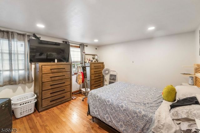 190 Devon Ter, Kearny Town, NJ 07032